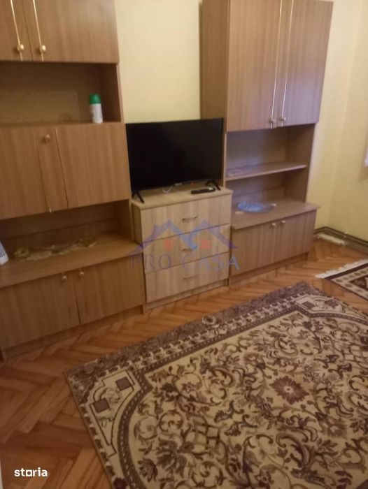 Apartament 3 camere, decomandat, Cetate, Lic. Sportiv, et.3, 2 bai