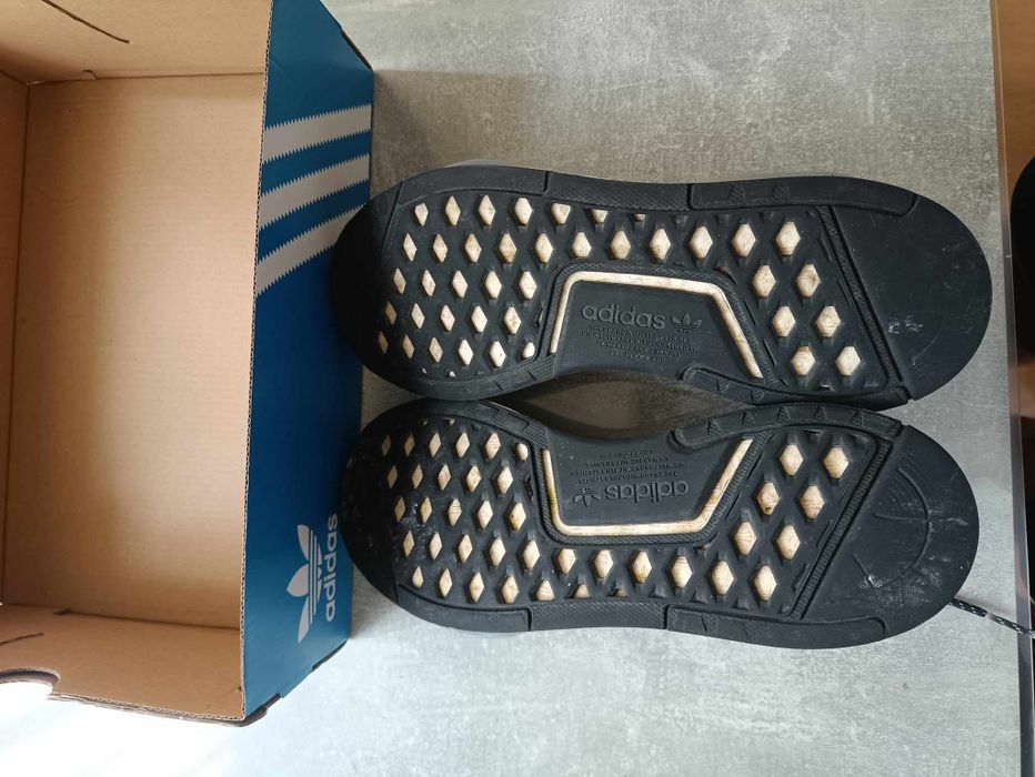 Обувки Адидас в много добро състояние