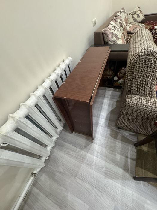 Продам стол книжка