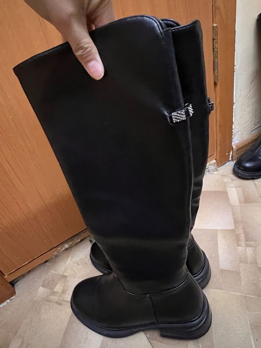 Длинные чёрные зимние сапоги 36размер