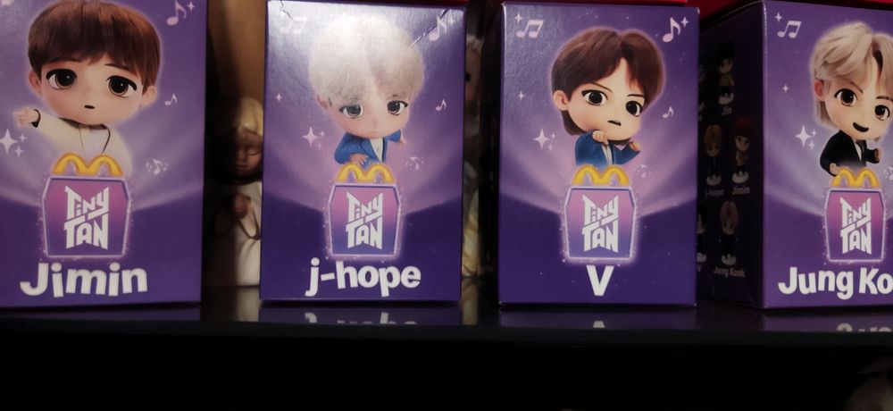 Vând colecție complecta BTS  McDonald's