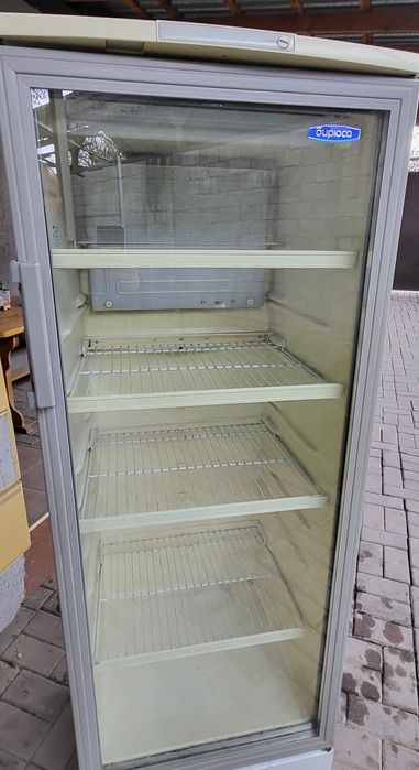 Витринный холодильник Бирюса