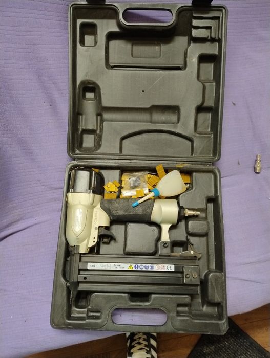 Pistol cuie plumatic