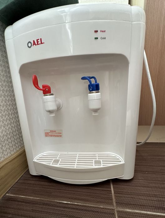 Кулер для воды в отличном состоянии