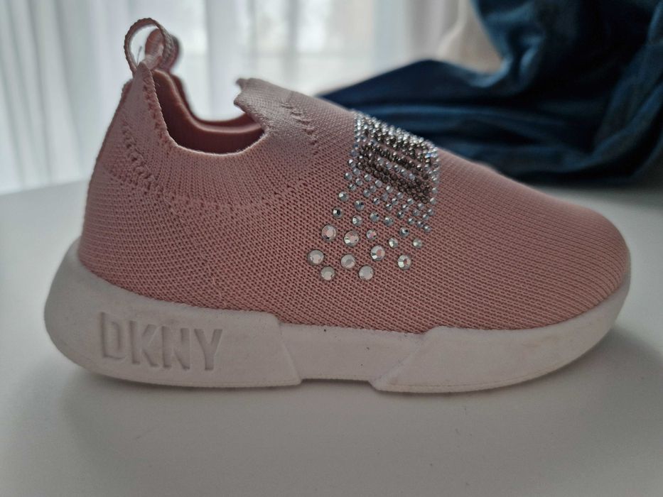 Vand tenisi fetita DKNY marimea 8 US