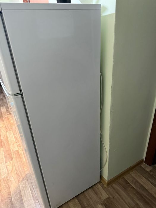 Продам Холодильник Беко