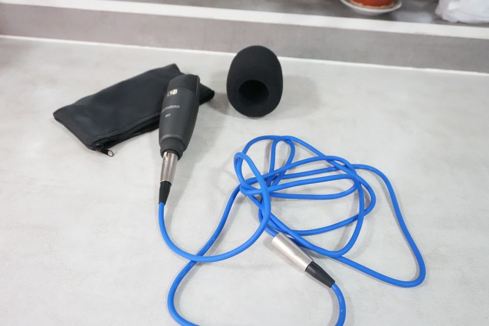 Професионален XLR кондензаторен микрофон M7 със включен кабел и ветроб