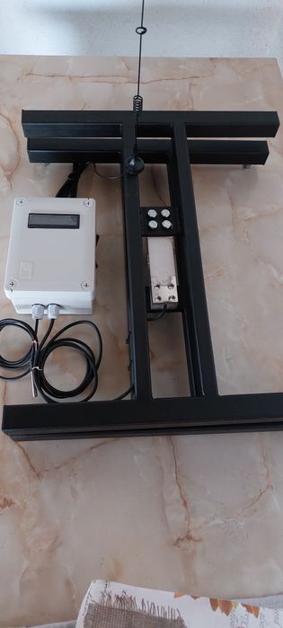 Cantar apicol cu citire prin sms și lcd