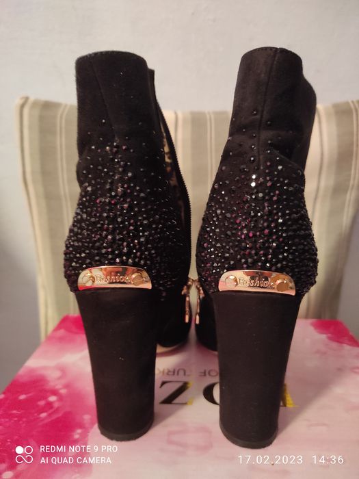 Женская обувь.Модельная
