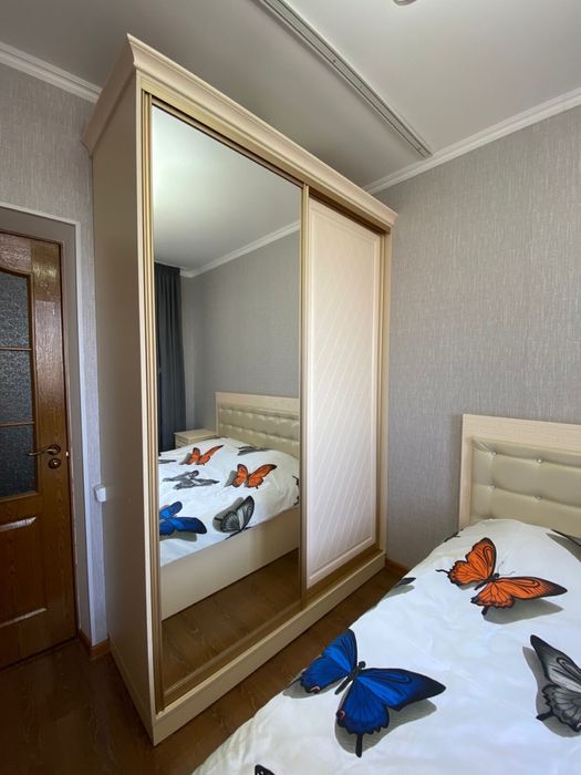 Шифоньер с зеркалом