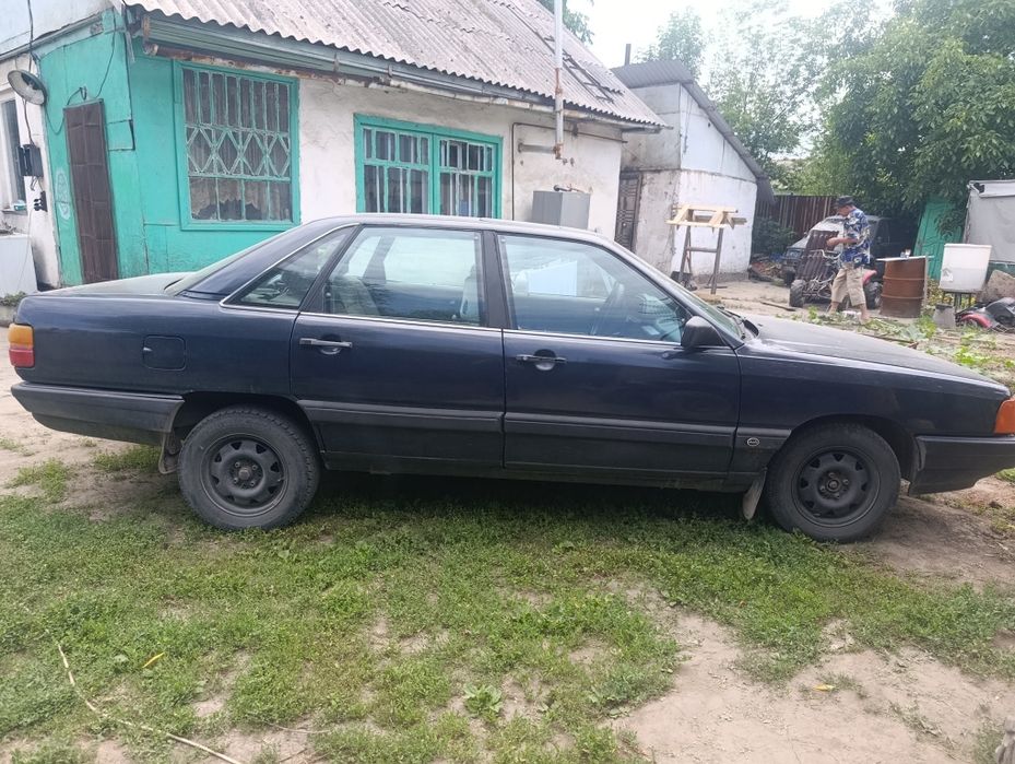 Ауди 100 1,8t бензин