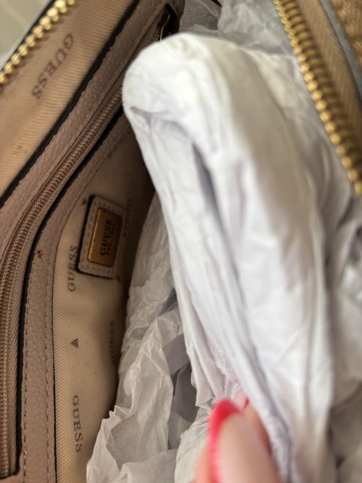 Дамска чанта Guess