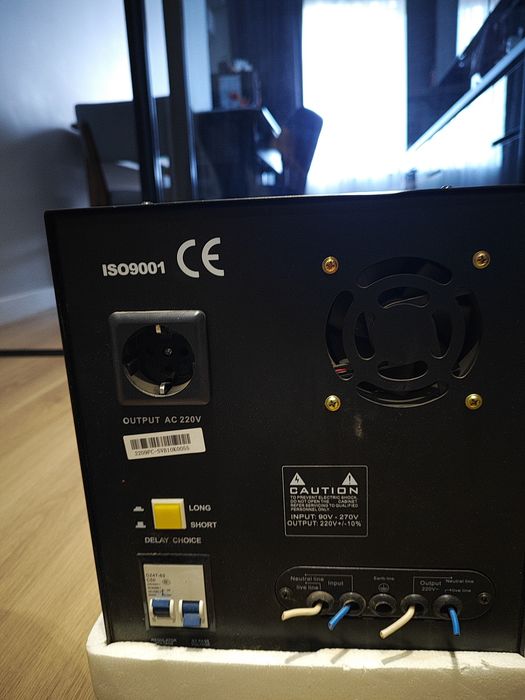 Продается напольный стабилизатор напряжения Welkin PC-SVB5000VA. 
Назн