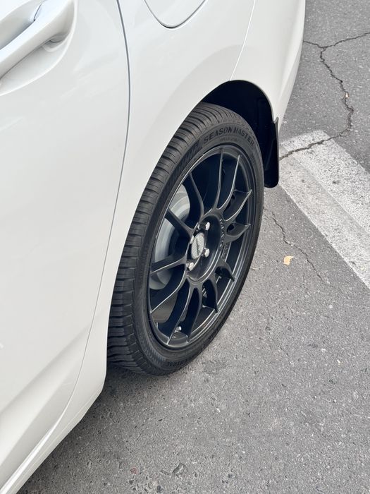 Продам оригинальные диски с резиной MAC XLR R17 4/100