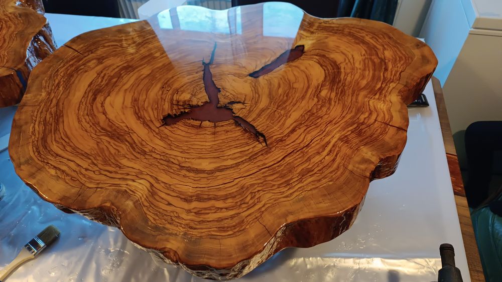 Lemn de nuc și rășină epoxidică