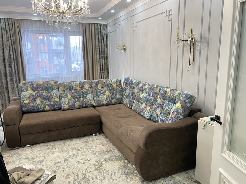 Мягкий уголок диван