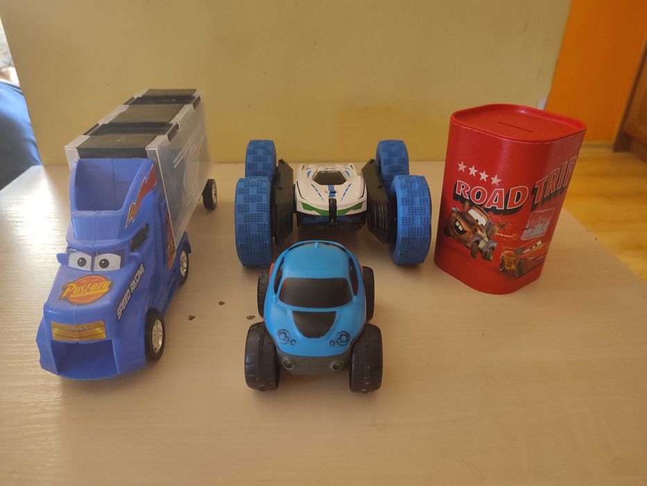 Различни коли. Hot wheels