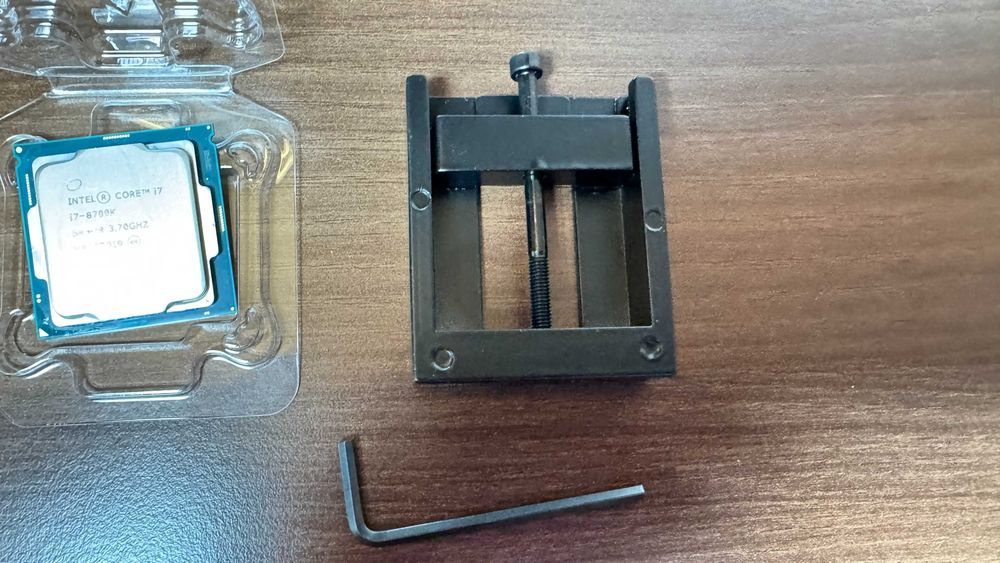 Procesor i7 8700k + kit delid complet + IHS cupru