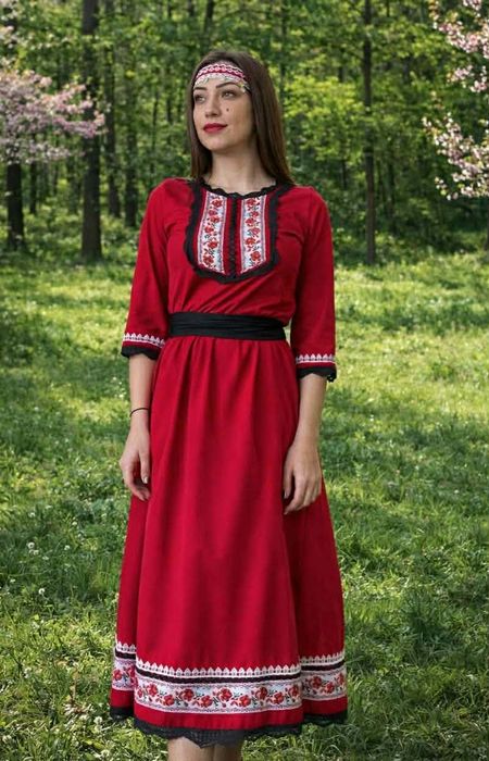 Стилни рокли с народни мотиви