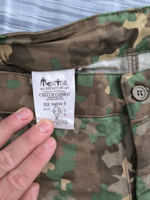 Vând echipament militar în stare bună,bocancii sunt noi.