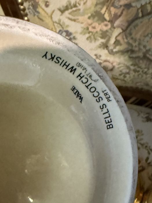 колекция от 5 стари порцеланови бутилки от уиски белс