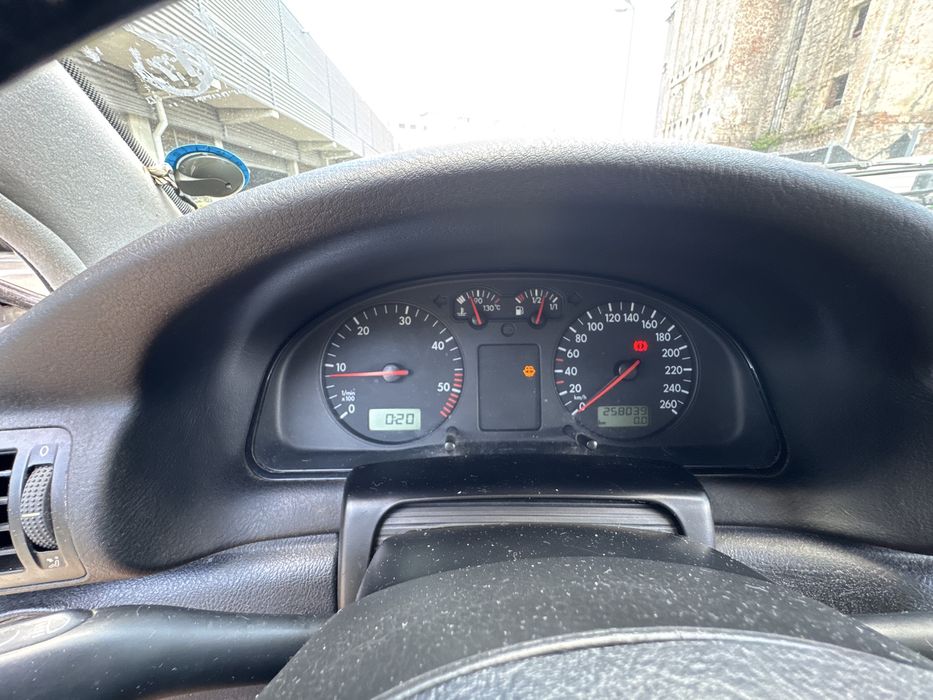 VOLKSWAGEN Passat 2000 — imagine 2