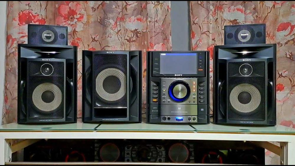 SONY муз.центр в отличном рабочем состоянии.