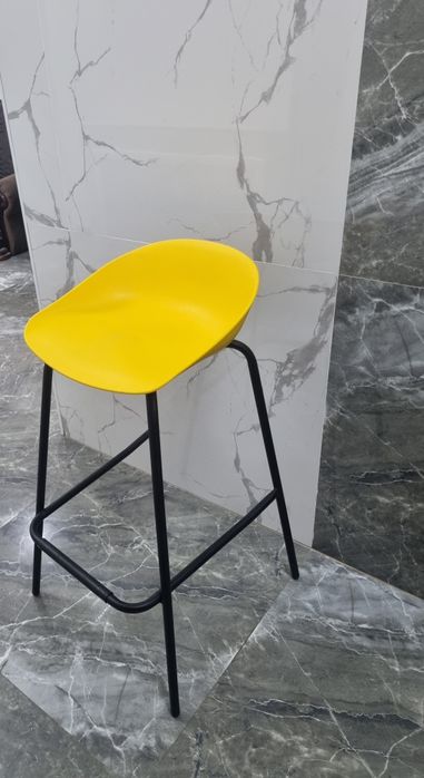 Продам стулья  2 шт и 1 барный стул