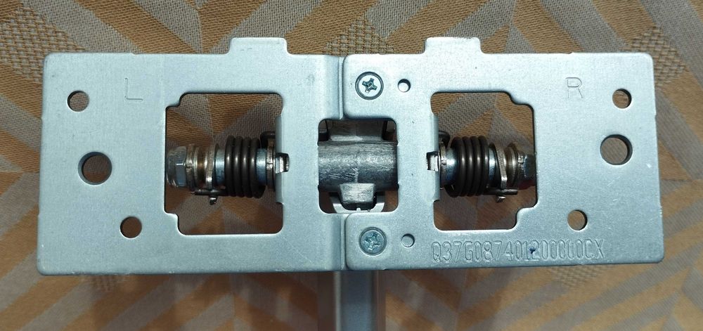 Стойка за монитор PHILIPS 27 inch и универсална стойка за монитор 24