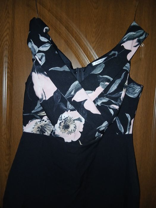 Официални роклии