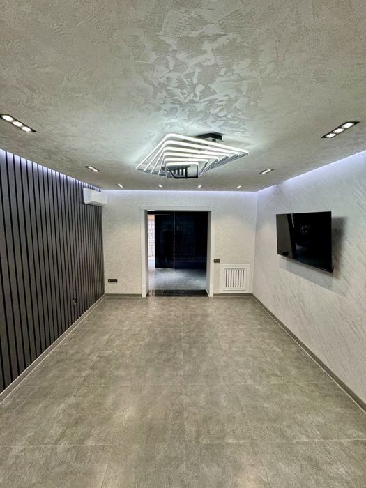 Продаю Hi-Tech Office Юнусабад Мечеть.Бадамзар Вдоль Дороги 95м2.