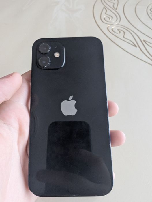 iPhone 12 64 Гб.