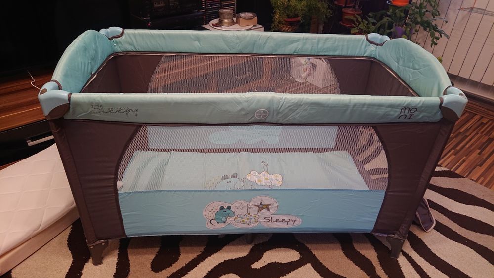 Бебешко легло кошара,матрак,завивка,възглавница,комплект за обличане