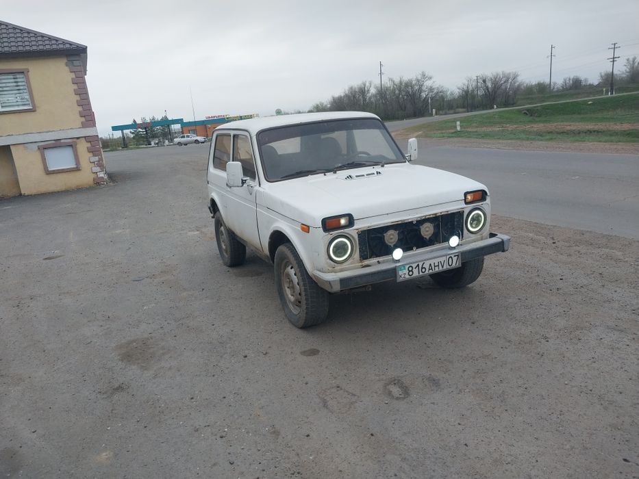 Продам ниву инжектор на полном бодром ходу.