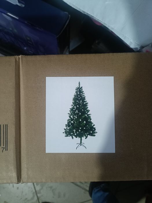 Brad artificial de Craciun cu varfuri ninse + suport metal 180/210 cm