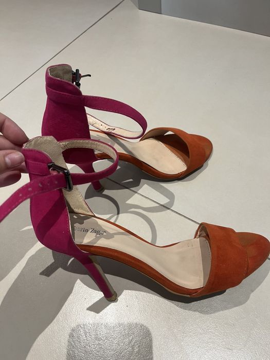 сандали на висок ток, номер 38.