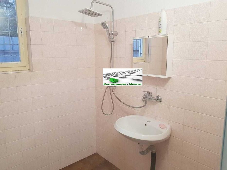 Дава се под наем Склад в с. Бенковски, Област Пловдив - 365 кв.м за 1200 € - Снимка #12