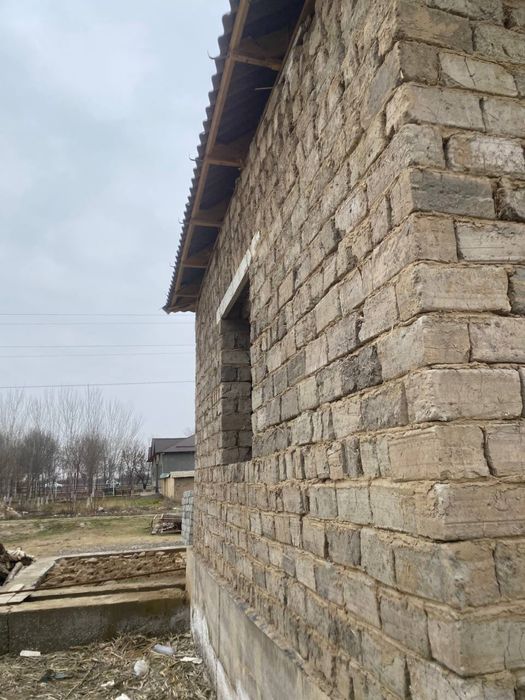 6 сотихлик 5 хонали ховли уй сотилади