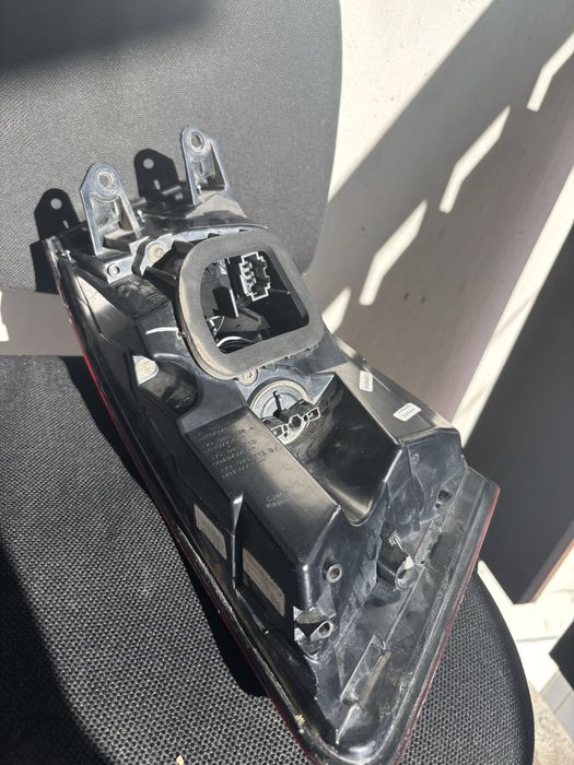 Заден десен стоп skoda superb 3