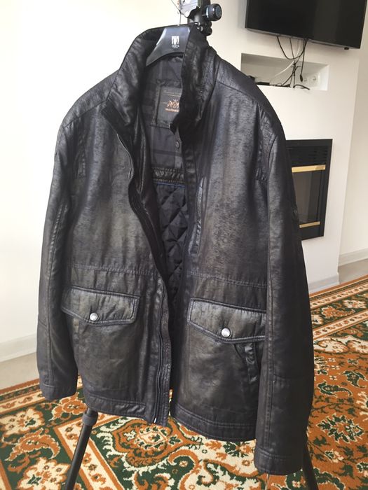 Продам куртку весна - осень.