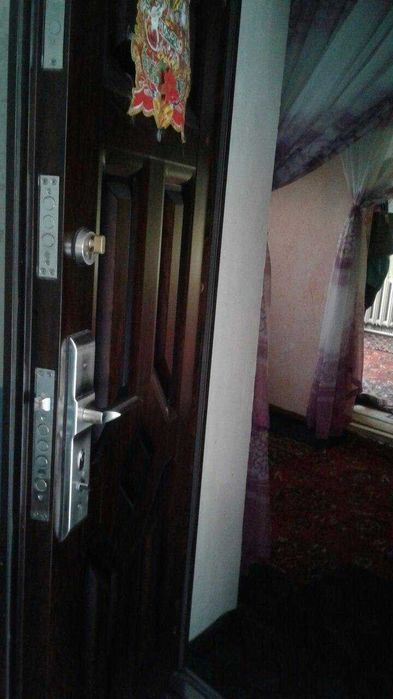 Срочно 3 хонали квартира сотилади. Навои, Кармана, 5-мактаб