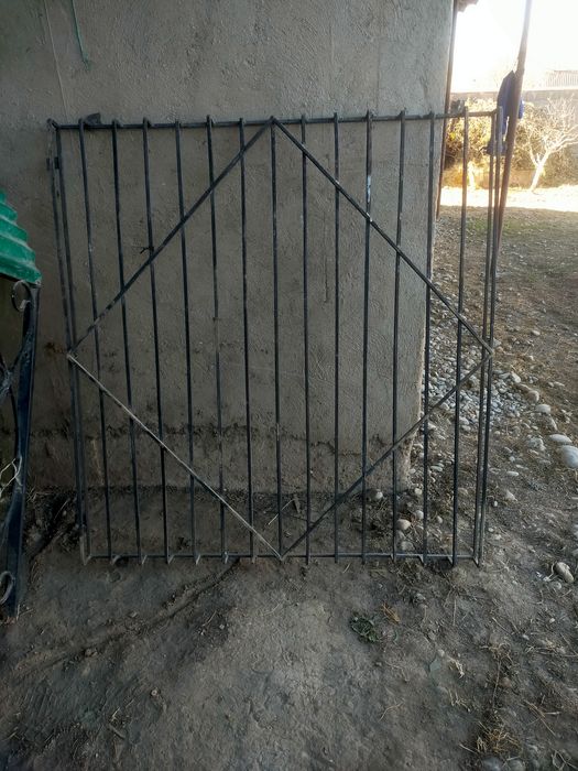 Карниз и решетка на окно