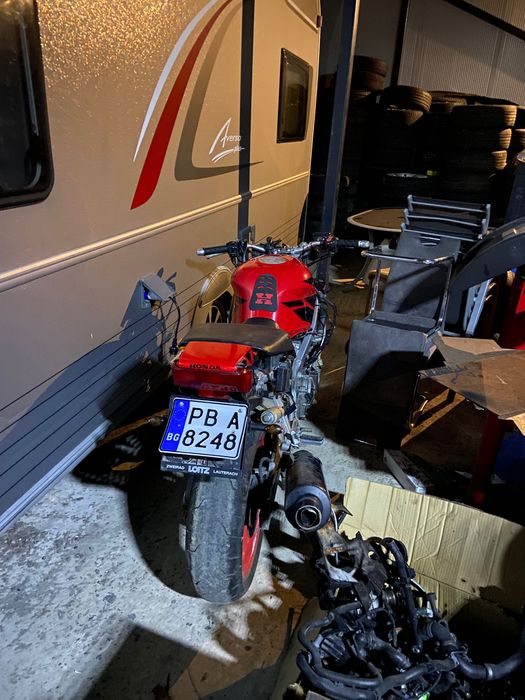 Продавам Honda CBR600