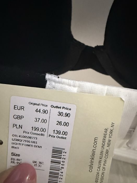 Нижнее белье -бюстгальтер  Calvin Klein