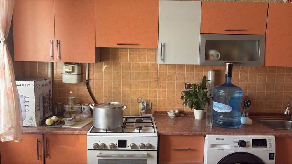 Продаётся кухонный гарнитур