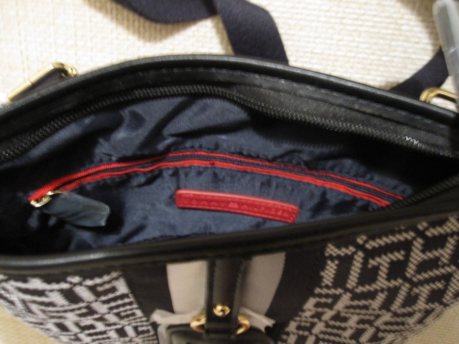 Оригинална чанта Tommy Hilfiger от USA