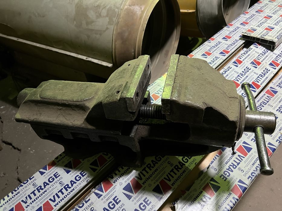 Тиски слесарные производства СССР