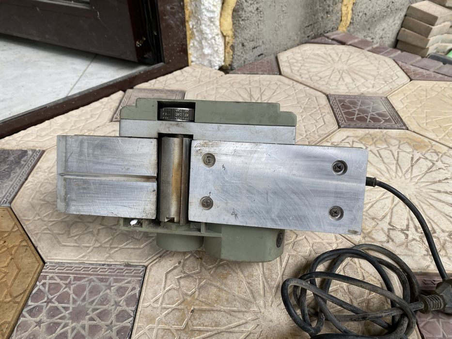 Электрорубанок CROWN