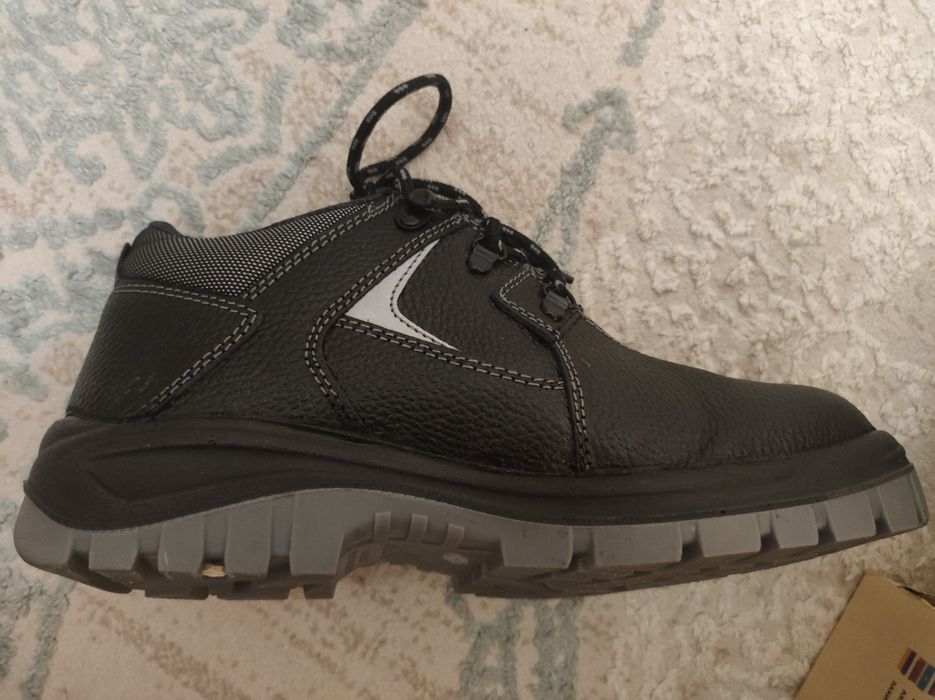 Спецобувь летняя 42 размер, новая