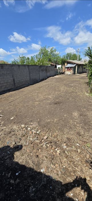 Teren cu casa bătrânească lângă bulevardul 1 mai